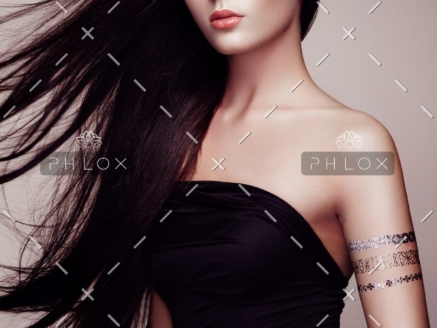 demo-attachment-564-fashion-portrait-of-elegant-woman-with-PRWMEEU